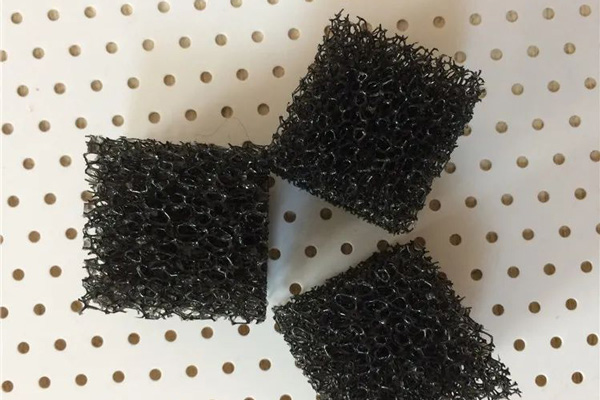 ¿Los fabricantes de pigmentos de PU le dicen cómo juzgar la calidad de la esponja de alta densidad?
