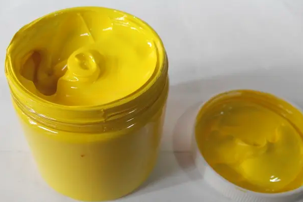 Propiedades de la pasta de color amarillo PU